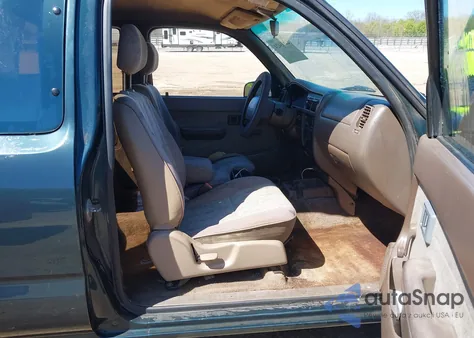 1998 Toyota Tacoma из США, поврежденный, VIN 4TAVL52N7WZ037372